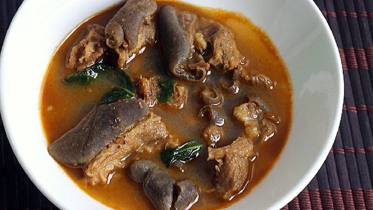 Goat meat pepper soup | Gepeperde geitensoep