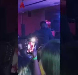 Jose Chameleone – Pam Pam Live In Brussels